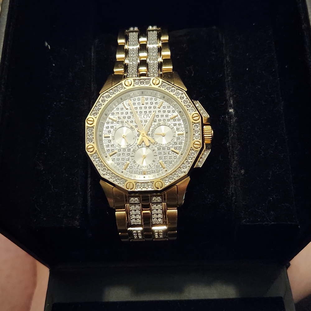 Bulova Black and White Logo Display